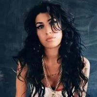 Amy Winehouse tribute performer
